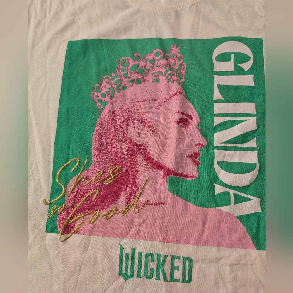 Universal Studios Wicked Tee - Picture 2 of 5